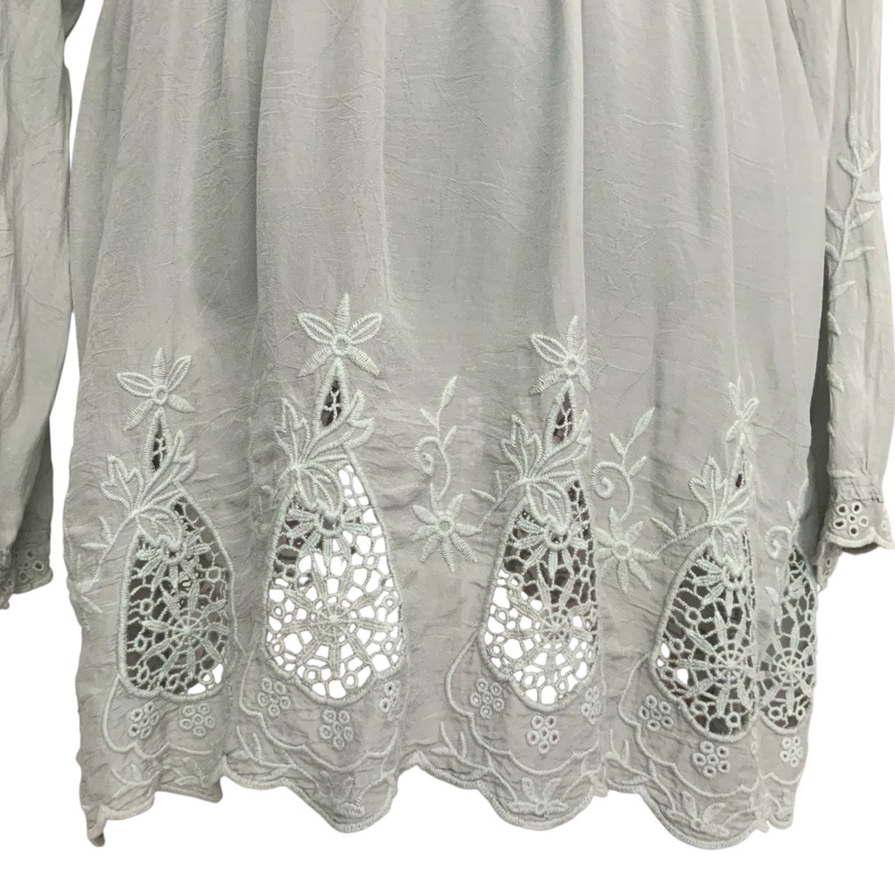 Johnny Was Grey Blue Lace Embroidered Deep V Neck Blouse Tunic SZ XS (S) - Picture 4 of 13